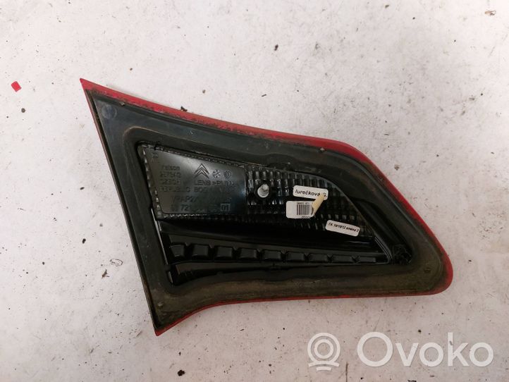 Citroen C4 II Takaluukun takavalot 9672155480