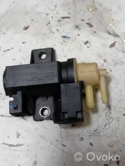 Nissan X-Trail T32 Vacuum valve 8200790180