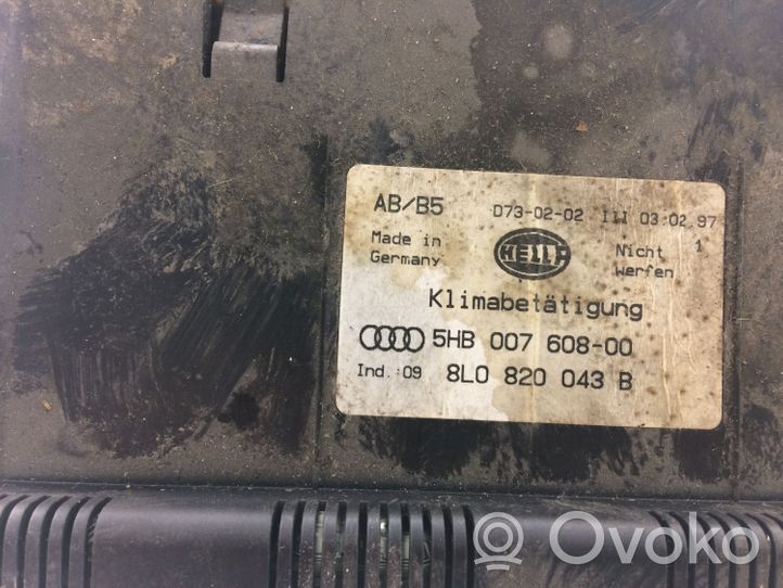 Audi A4 S4 B5 8D Oro kondicionieriaus/ klimato/ pečiuko valdymo blokas (salone) 8L0820043B