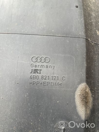 Audi A6 S6 C5 4B Etupyörän sisälokasuojat 4B0821171C