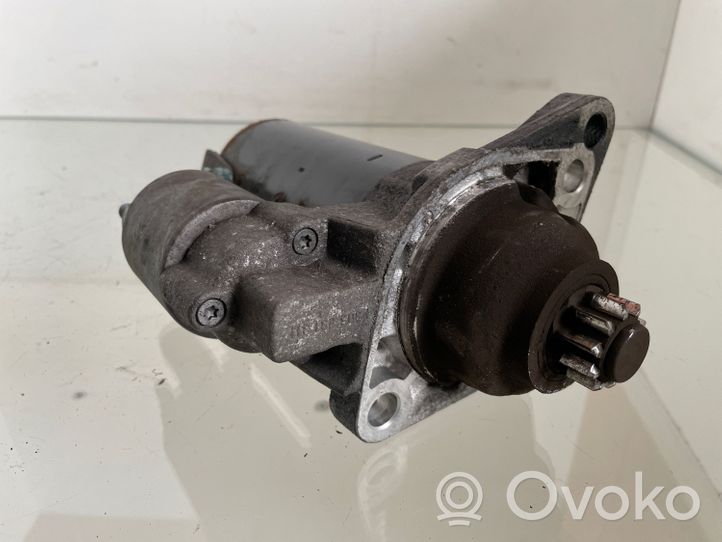 Volkswagen Golf V Starter motor 02Z911023F