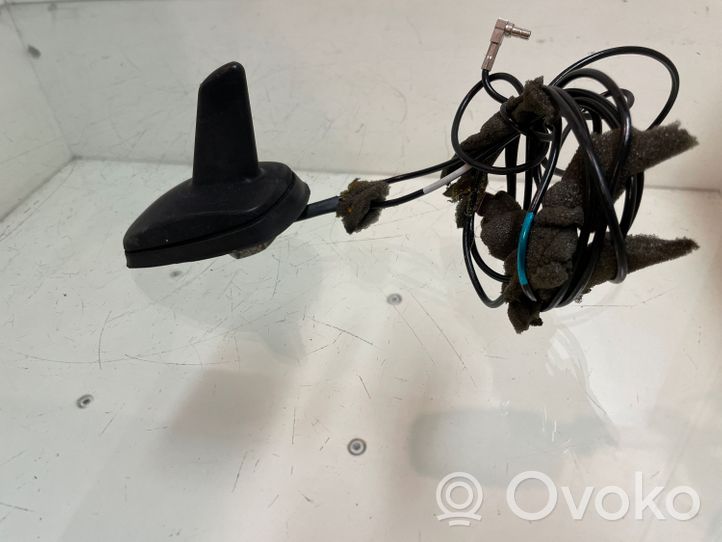 Audi A4 S4 B6 8E 8H GPS-pystyantenni 8E9035503G