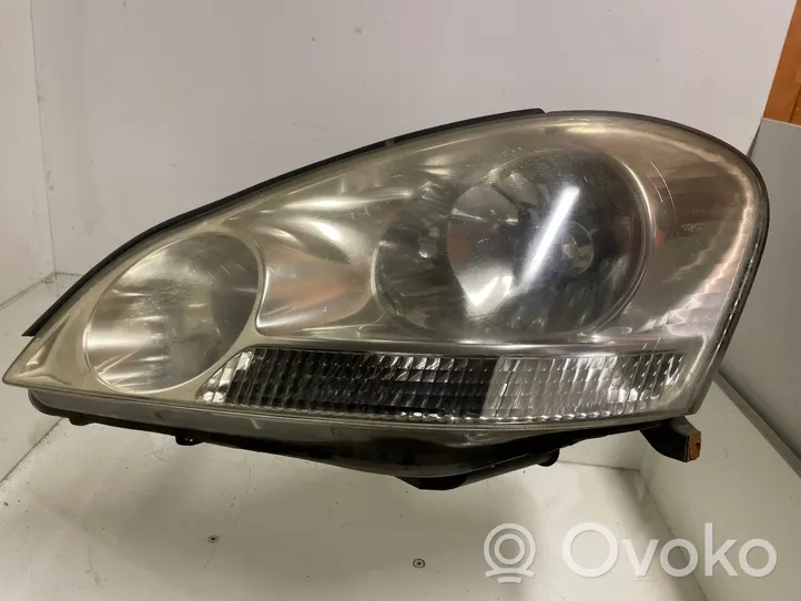 Toyota Avensis Verso Lampa przednia 