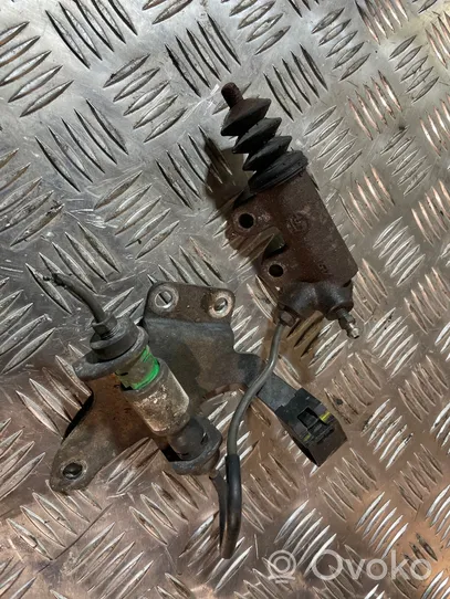 Toyota Corolla Verso E121 Główny cylinder sprzęgła 