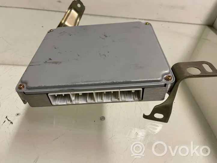 Toyota Corolla Verso E121 Calculateur moteur ECU 896610F010