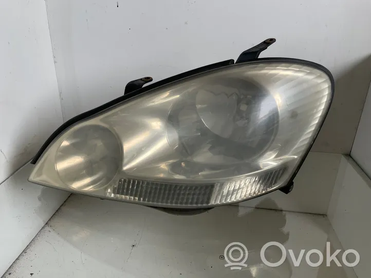 Toyota Avensis Verso Lampa przednia 