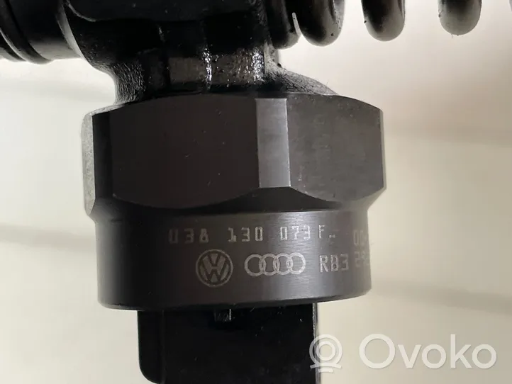 Volkswagen Bora Injecteur de carburant 038130073F
