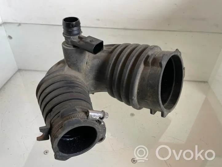 Audi A6 S6 C6 4F Rura / Wąż dolotowy powietrza 4F0129615E