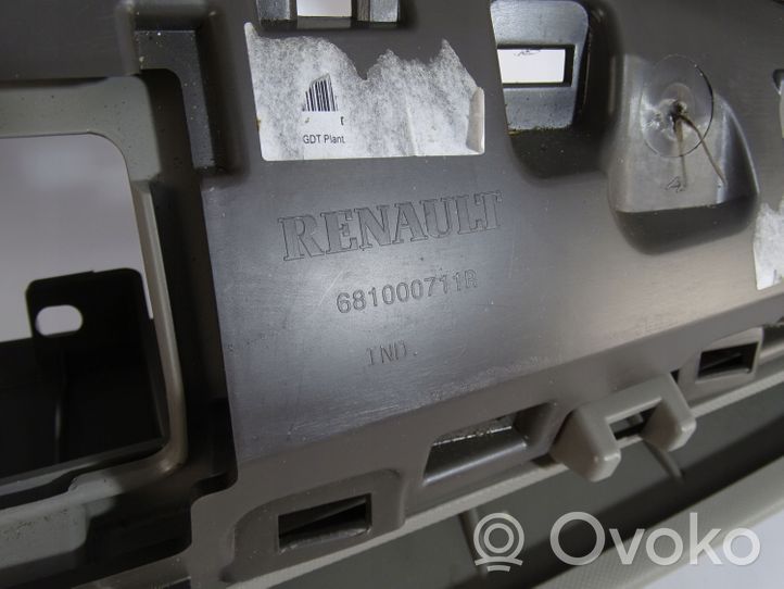Renault Zoe Deska rozdzielcza 681000711R