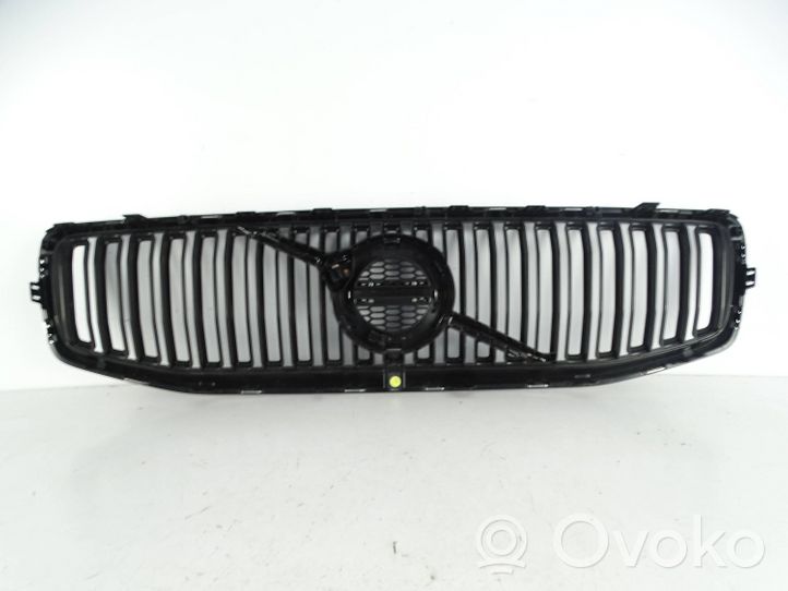 Volvo V60 Maskownica / Grill / Atrapa górna chłodnicy 32365010