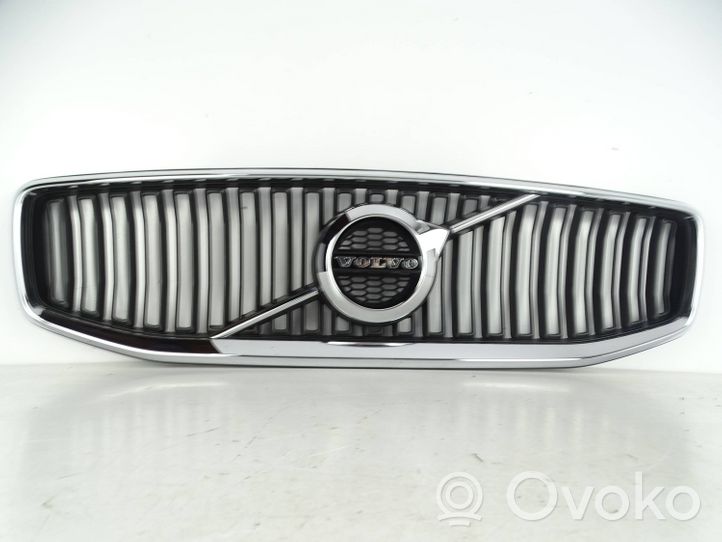 Volvo V60 Maskownica / Grill / Atrapa górna chłodnicy 32365010