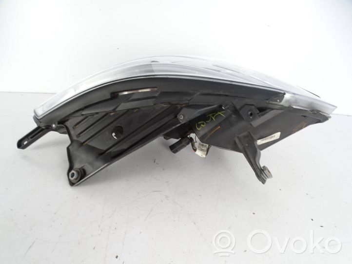 Buick Regal Lampa przednia 2315615