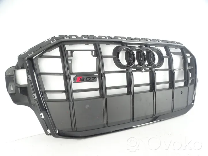 Audi SQ7 Maskownica / Grill / Atrapa górna chłodnicy 4M0853651AK