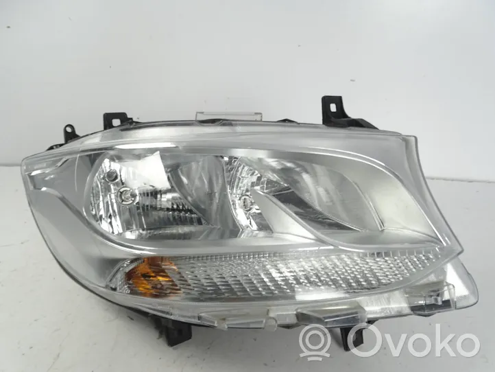 Mercedes-Benz Sprinter W907 W910 Lampa przednia A9109060100