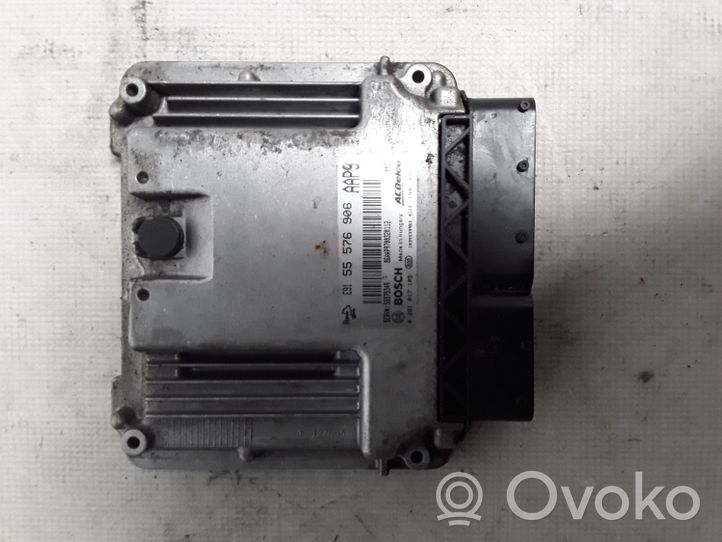 Opel Insignia A Moottorin ohjainlaite/moduuli 55576906