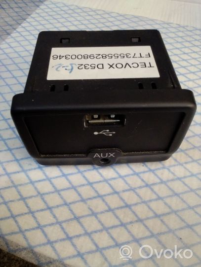 Iveco Daily 6th gen AUX in-socket connector TECVOXD532
