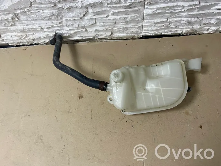 Toyota Avensis T270 Vase d'expansion / réservoir de liquide de refroidissement 164800D030