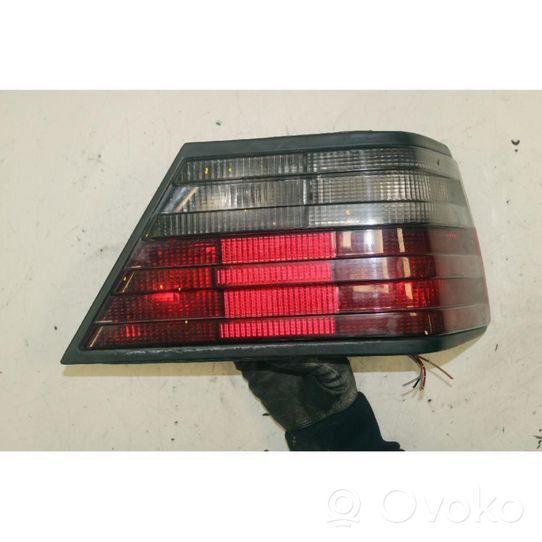 Mercedes-Benz E W124 Lampa tylna 