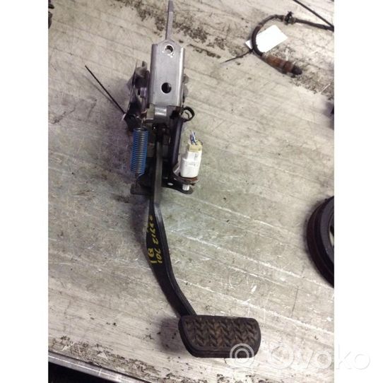 Toyota iQ Brake pedal 