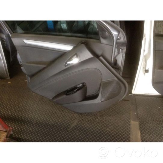 Opel Astra J Boczki / Poszycie drzwi tylnych 