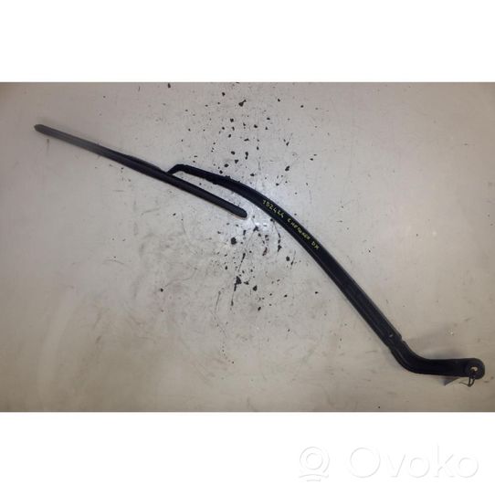 Jeep Cherokee Front wiper blade arm 