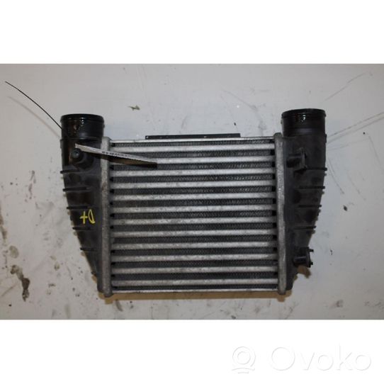 Audi A4 S4 B7 8E 8H Chłodnica powietrza doładowującego / Intercooler 