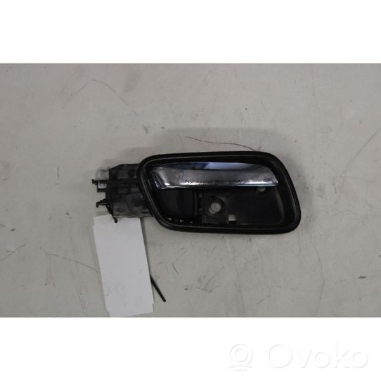 Honda CR-V Front door interior handle 