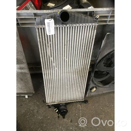 KIA Carens II Chłodnica powietrza doładowującego / Intercooler 