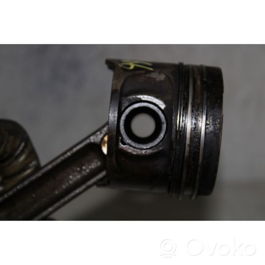 Renault Megane III Piston avec bielle 