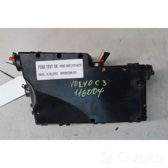 Volvo C30 Module de fusibles 