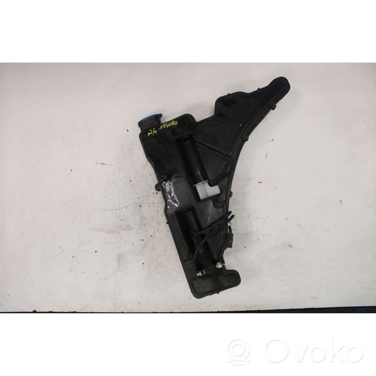 Audi A4 S4 B9 Windshield washer fluid reservoir/tank 