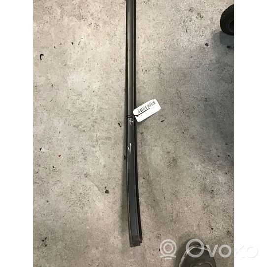 BMW 3 E90 E91 Modanatura separatore del paraurti anteriore 