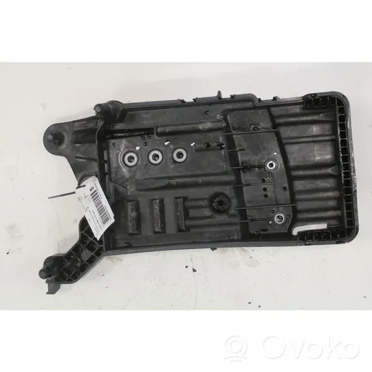 Audi Q3 F3 Akkulaatikon alusta 5QF915331C