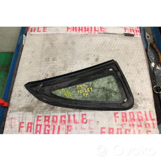 Volkswagen Polo V 6R Rear vent window glass 