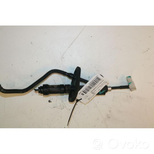 Opel Mokka X Clutch master cylinder 