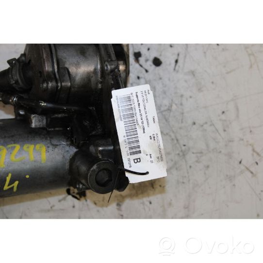 Audi A4 S4 B7 8E 8H Supporto di montaggio del filtro dell’olio 