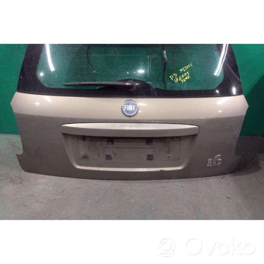 Fiat Sedici Takaluukun/tavaratilan kansi 