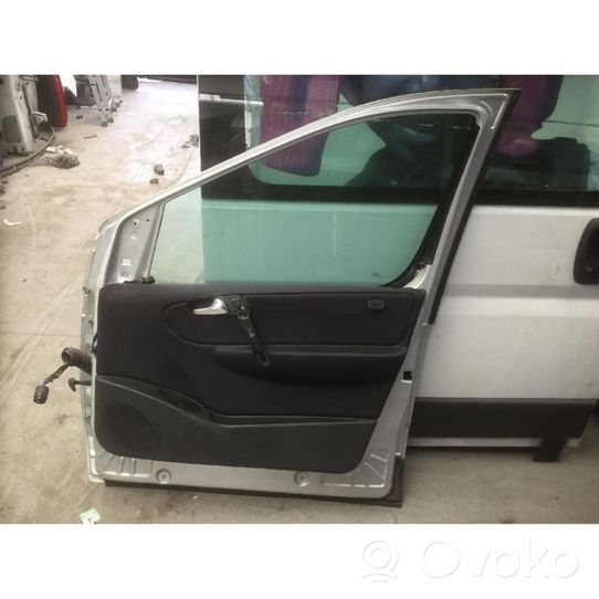 Mercedes-Benz Vaneo W414 Front door 