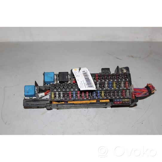 Mercedes-Benz Vaneo W414 Fuse module 