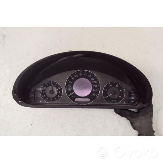 Mercedes-Benz CLK AMG A209 C209 Speedometer (instrument cluster) 