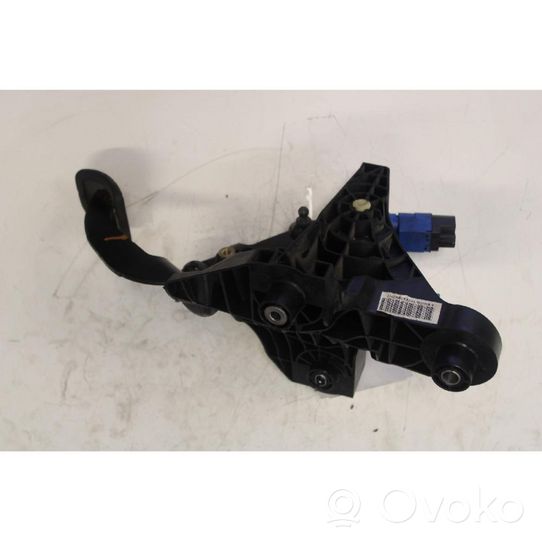 Opel Vivaro Pedal de embrague 