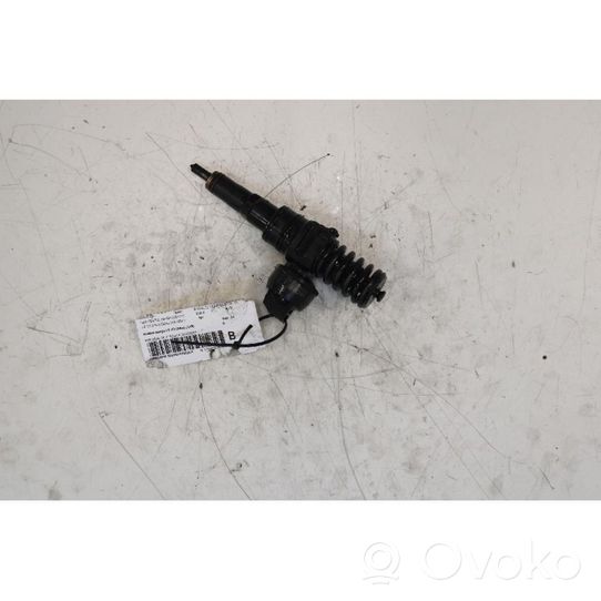 Volkswagen New Beetle Fuel injector 