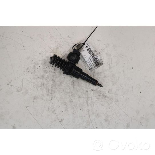 Volkswagen New Beetle Fuel injector 