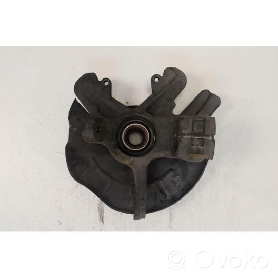 Volkswagen Polo IV 9N3 Front wheel hub 