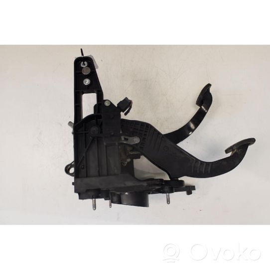 Opel Zafira C Pedal assembly 