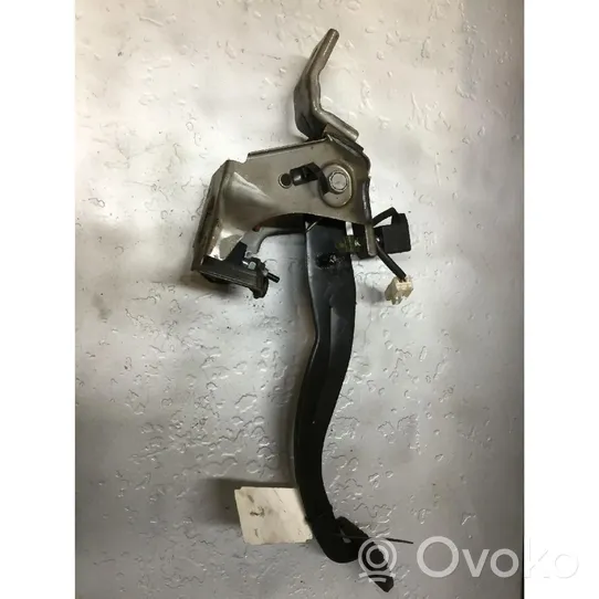 Hyundai i20 (PB PBT) Pedal de embrague 