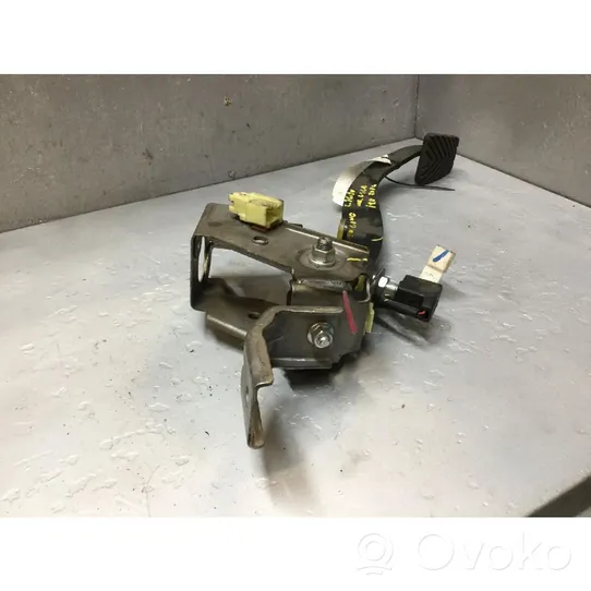 Hyundai i20 (PB PBT) Pedal de embrague 