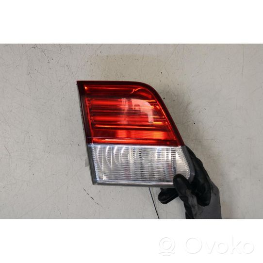 Toyota Avensis T270 Lampa tylna 