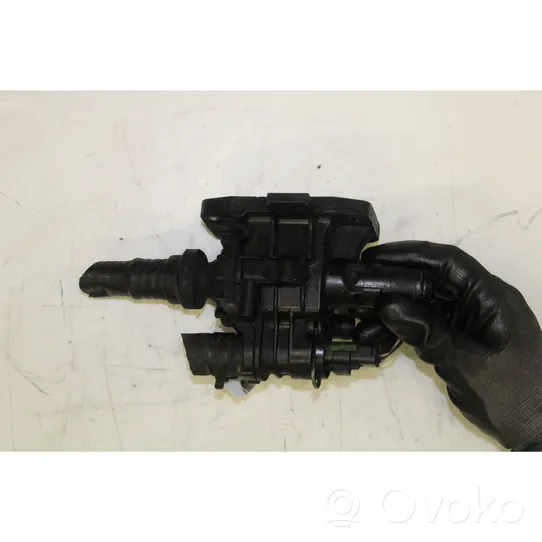 Citroen C4 I Thermostat/thermostat housing 