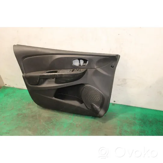 Renault Clio IV Etuoven verhoilu 